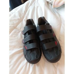 TOMMASO MENS SIZE 9 CYCLING SHOES With CLEATS  New Without Box